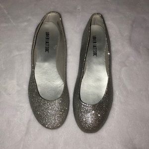 BRAND NEW! Silver Flats